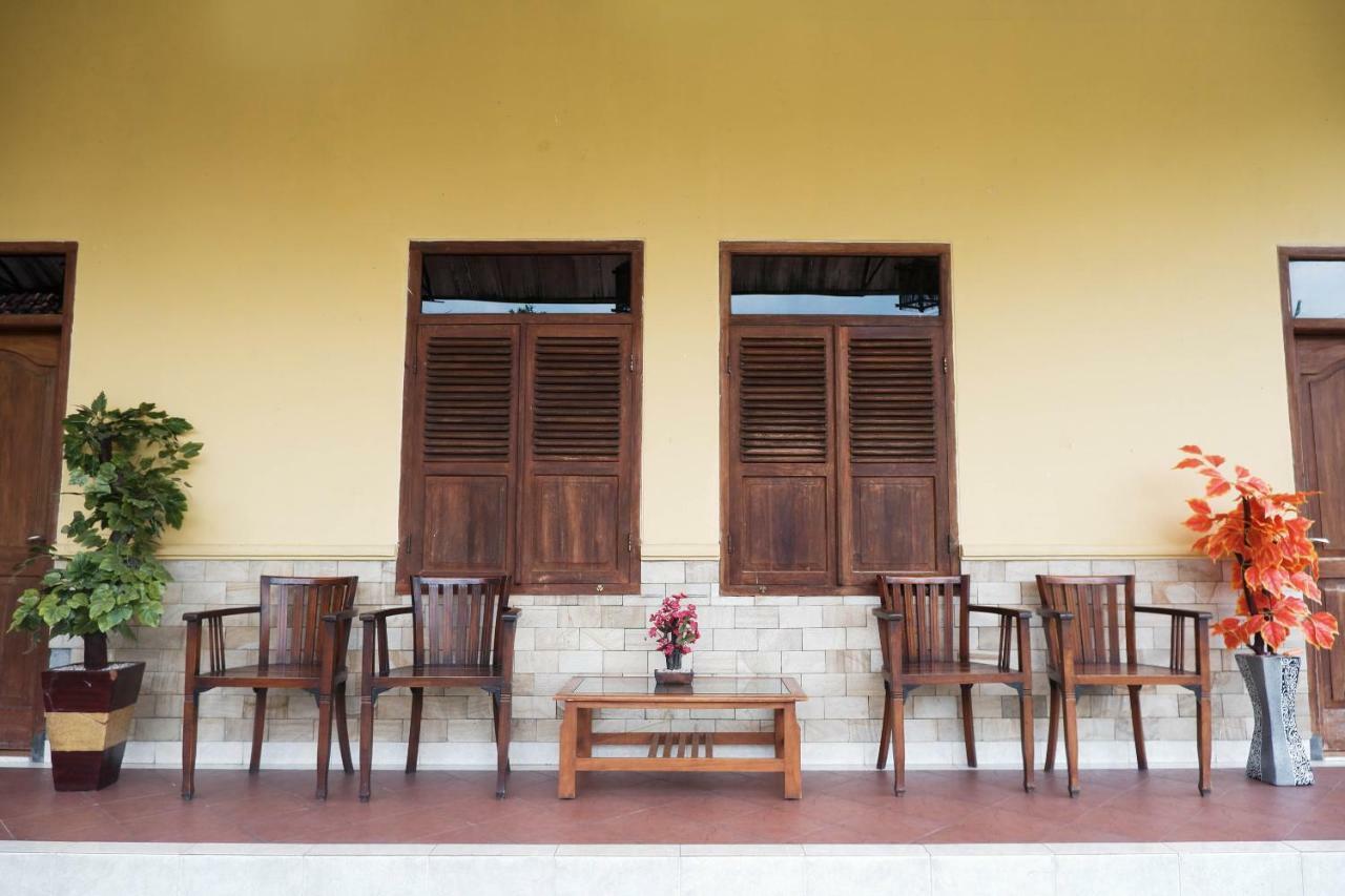 Oyo 405 Wisma Yosoputro Tanjungtirto Exterior foto