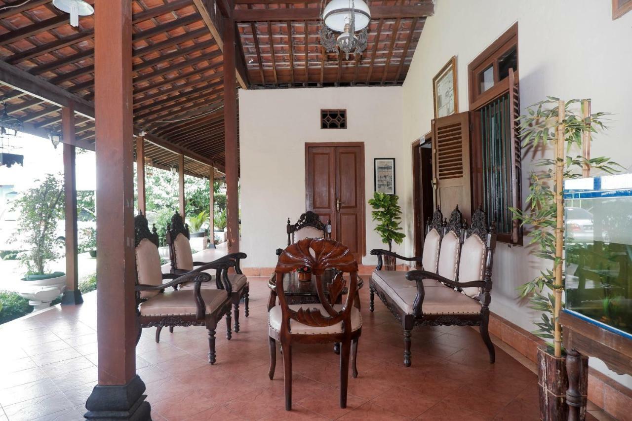Oyo 405 Wisma Yosoputro Tanjungtirto Exterior foto